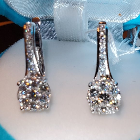 14K WHITE GOLD DIAMOND EARRINGS. - Picture 5 of 10